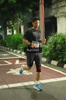 Runner Photo 4212536