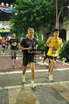 Runner Photo 4212635
