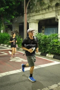 Runner Photo 4212642