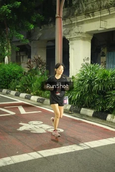 Runner Photo 4212645