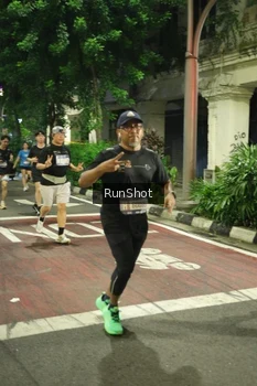 Runner Photo 4212668