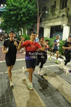 Runner Photo 4212702