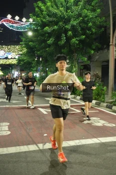Runner Photo 4212755