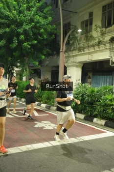 Runner Photo 4212758