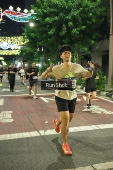 Runner Photo 4212762