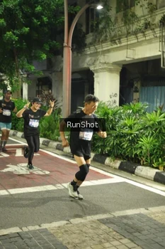 Runner Photo 4212894