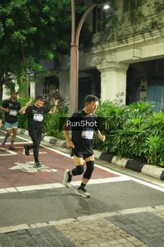 Runner Photo 4212895