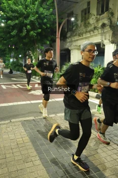 Runner Photo 4212942