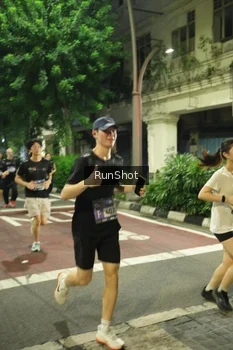 Runner Photo 4212943