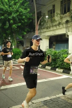Runner Photo 4212951