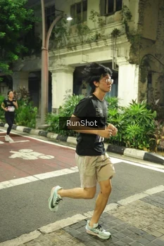 Runner Photo 4212972