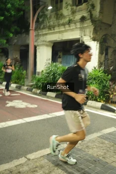 Runner Photo 4212976