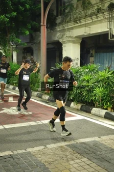 Runner Photo 4212984