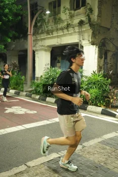 Runner Photo 4212990