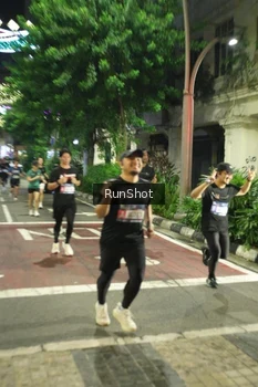 Runner Photo 4212996