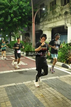 Runner Photo 4213063