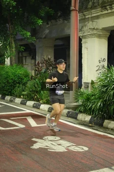 Runner Photo 4213171