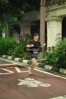 Runner Photo 4213172