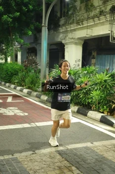 Runner Photo 4213173