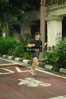 Runner Photo 4213175