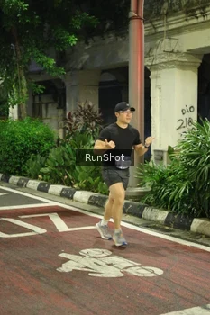 Runner Photo 4213176