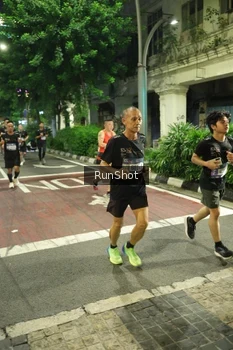 Runner Photo 4213293