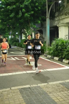Runner Photo 4213307