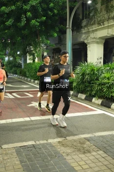 Runner Photo 4213319