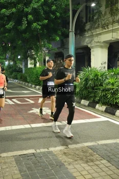 Runner Photo 4213323