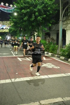 Runner Photo 4213332