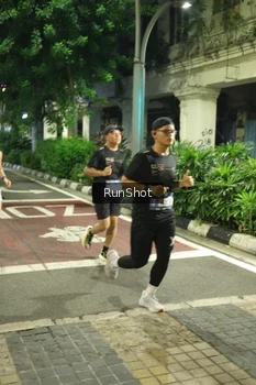 Runner Photo 4213334