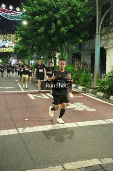 Runner Photo 4213355