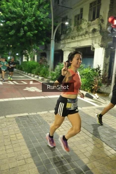 Runner Photo 4213358
