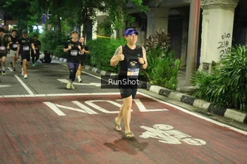 Runner Photo 4213415