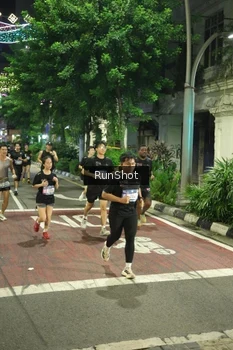 Runner Photo 4213417