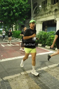 Runner Photo 4213445