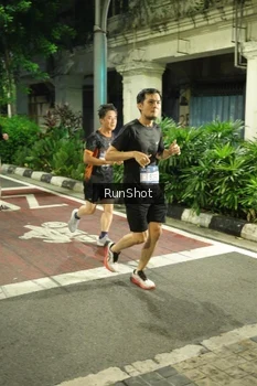 Runner Photo 4213451