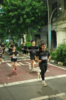 Runner Photo 4213452