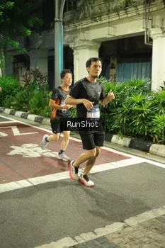 Runner Photo 4213453