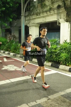 Runner Photo 4213458