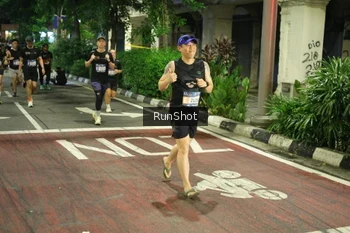 Runner Photo 4213463