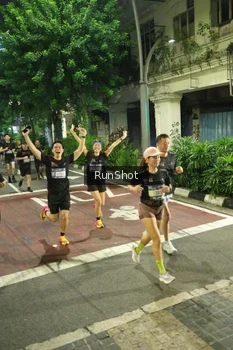 Runner Photo 4213537