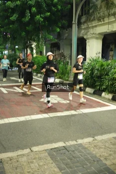 Runner Photo 4213666