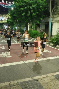 Runner Photo 4213671