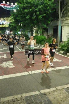 Runner Photo 4213673