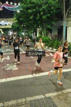 Runner Photo 4213676