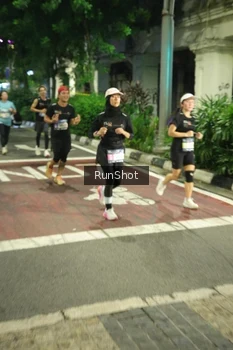 Runner Photo 4213677