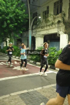 Runner Photo 4213738