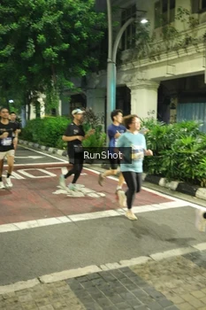 Runner Photo 4213743