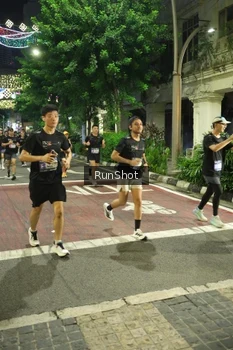 Runner Photo 4213758